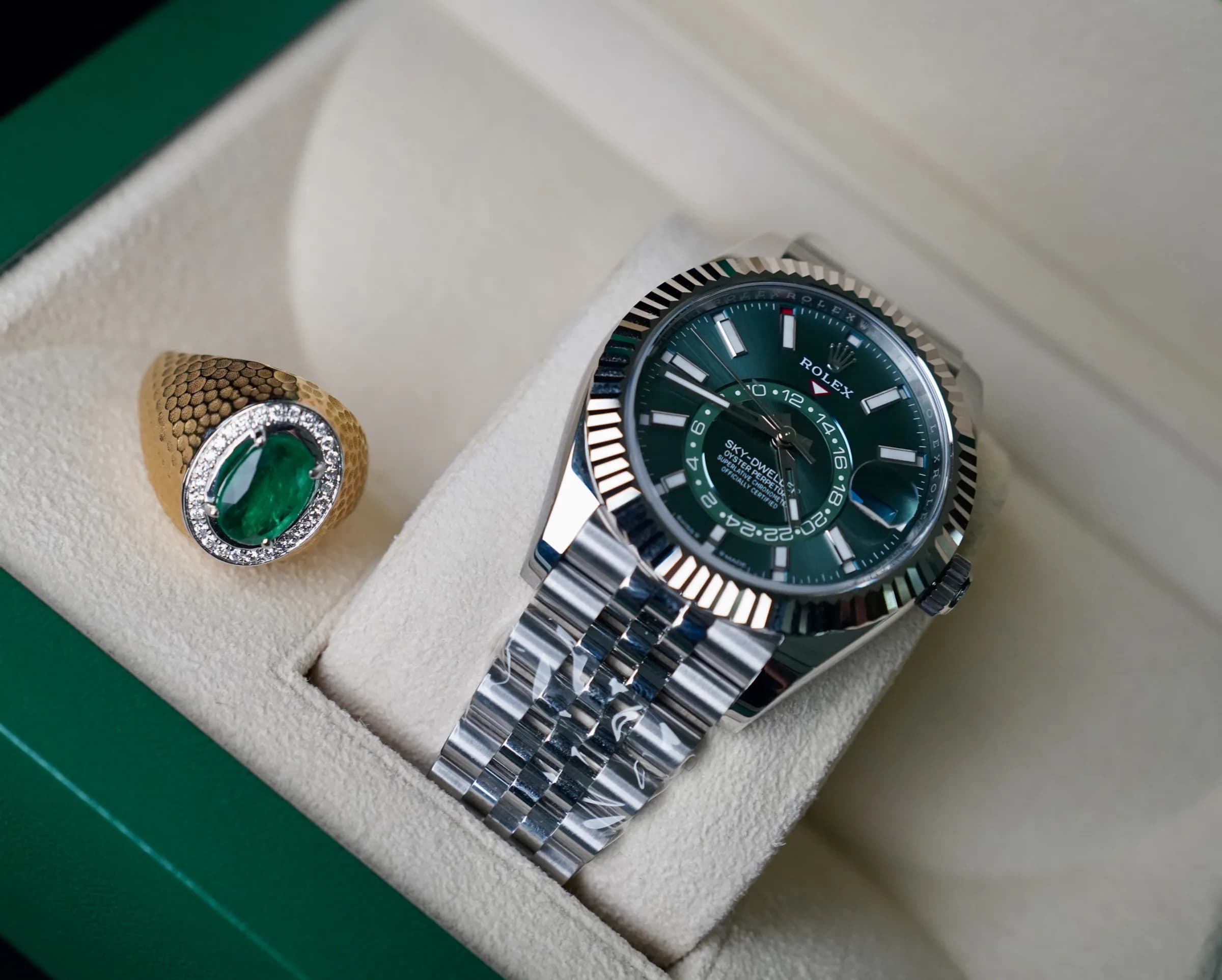 Rolex Submariner Date ‘Hulk’ with a green dial and green bezel