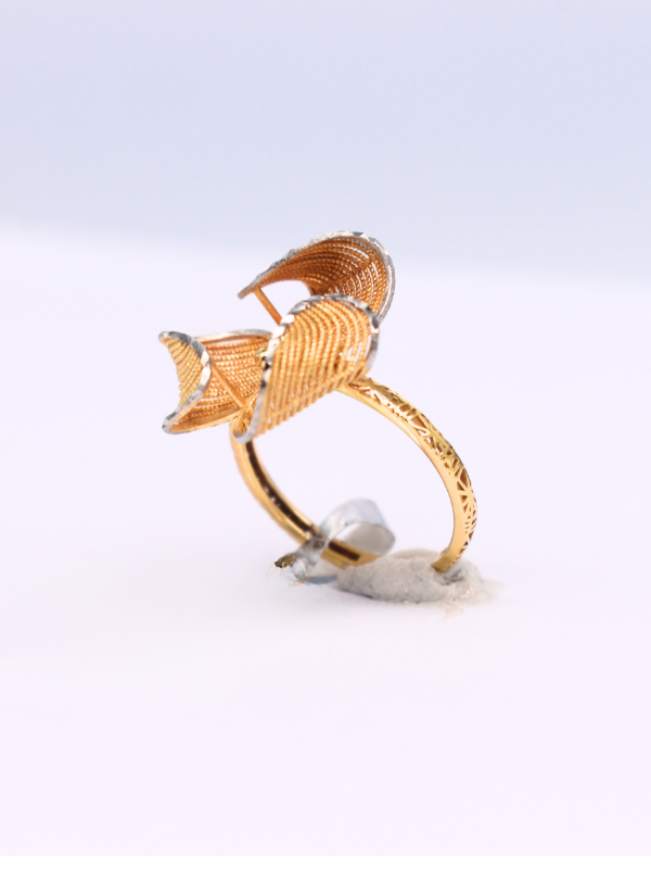 18K Yellow Gold Ring