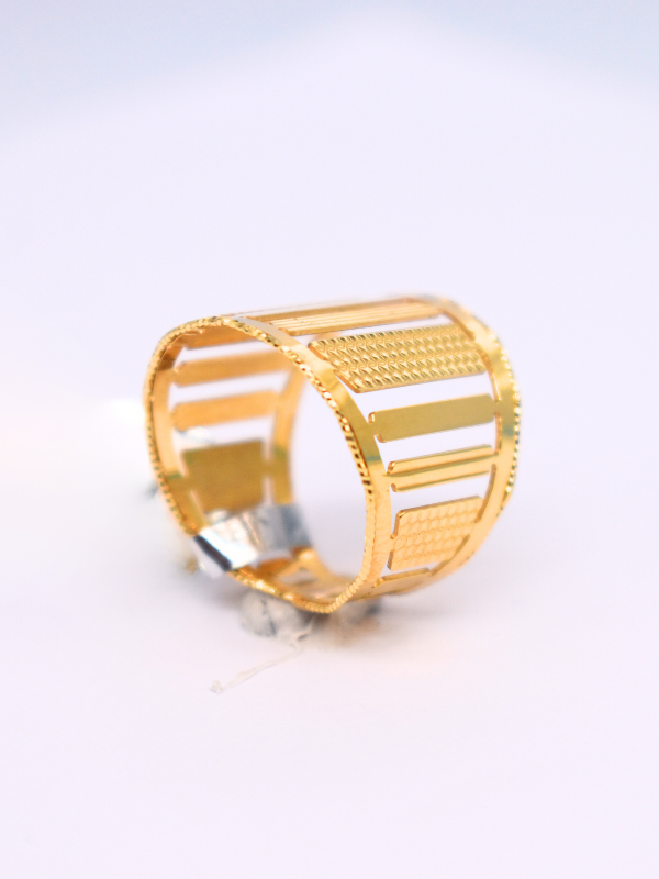 18K Yellow Gold Ring